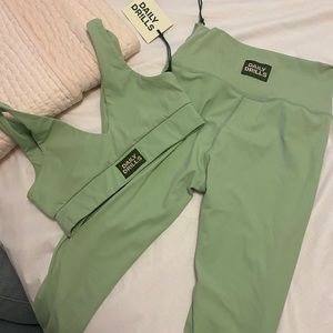 Daily drills NWT set in mint